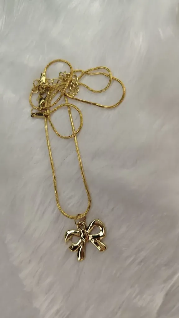 Gold Bow Pendant Necklace